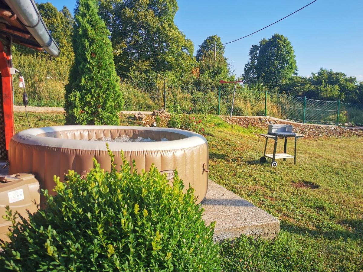 La Sierra With Jacuzzi Prázdninový dům Korenica
