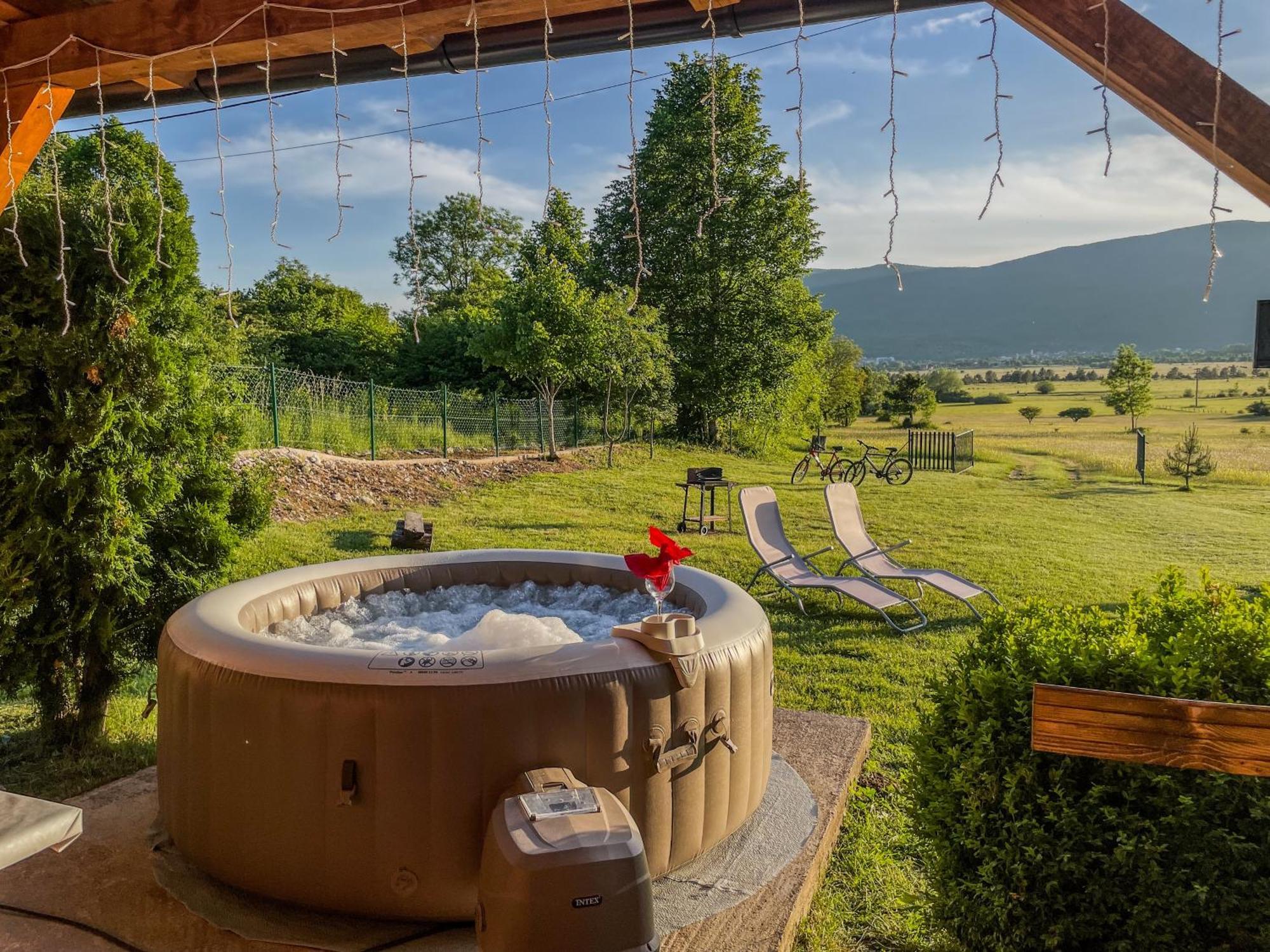 La Sierra With Jacuzzi * Korenica
